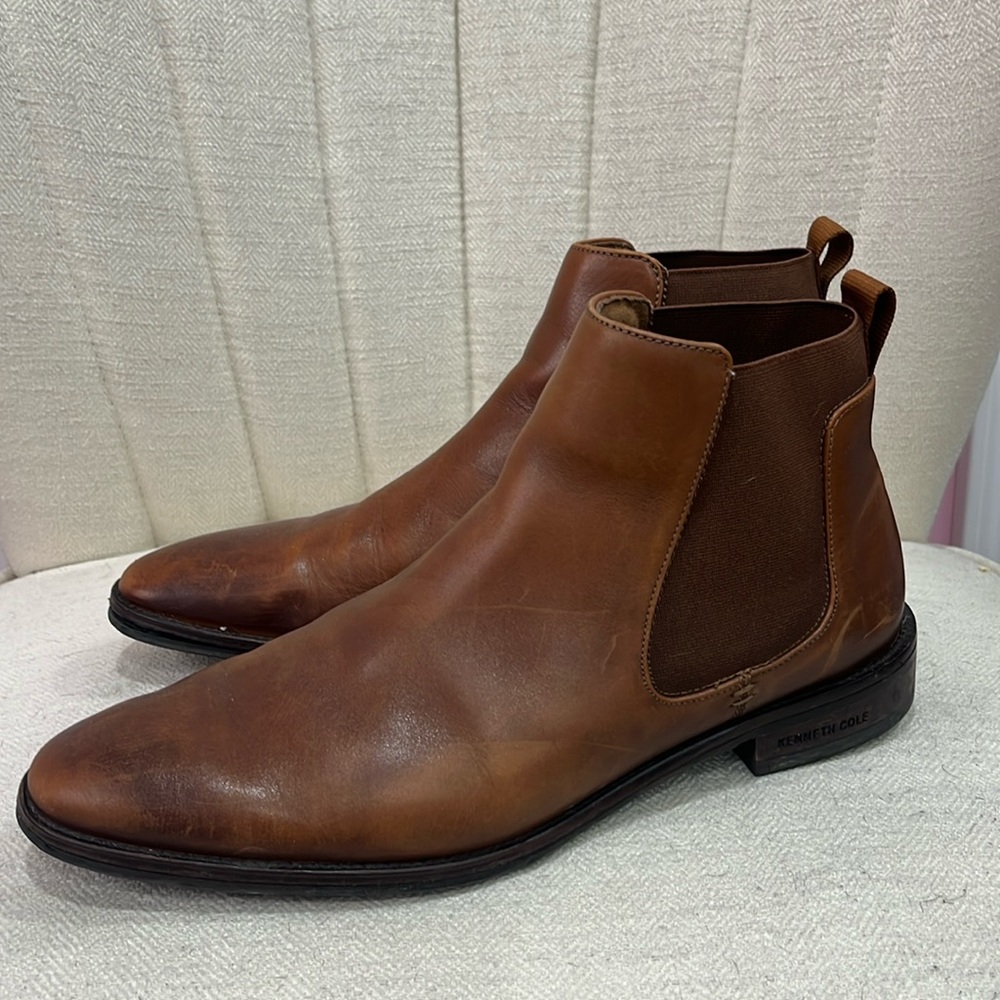 Size 10 Kenneth Cole Chelsea boots